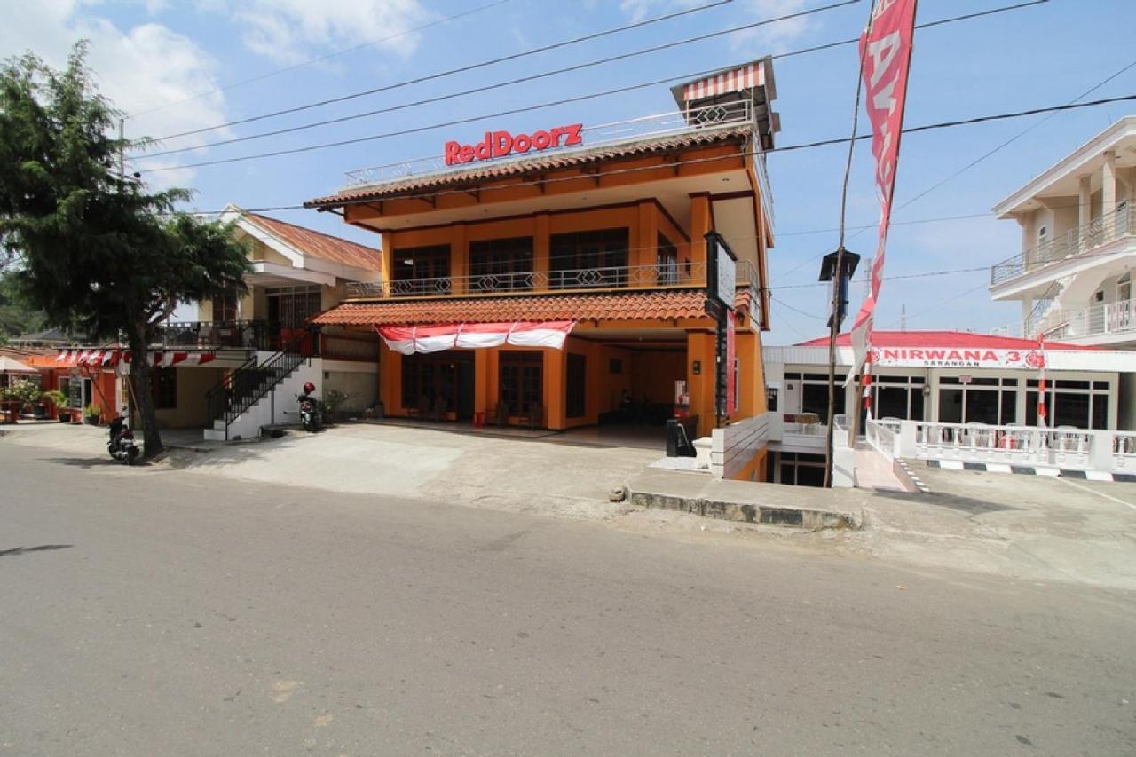 Reddoorz Near Sarangan Lake Magetan Exterior foto