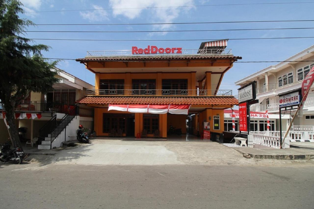 Reddoorz Near Sarangan Lake Magetan Exterior foto